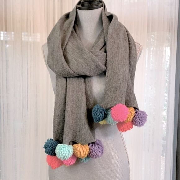 🟢3 for $20——-GRAY SCARF/wrap with multicolor pompoms - Picture 1 of 4